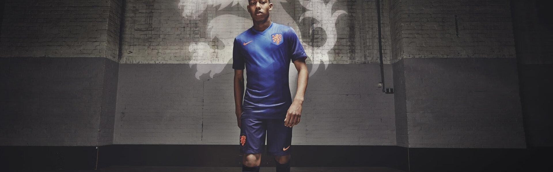 TK体育直播-透视意甲20支球队衣袖广告如何平衡品牌露出与美学设计的关系