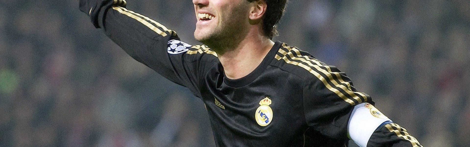 TK体育直播-英超联赛目前活跃的所有球员全面名单解析