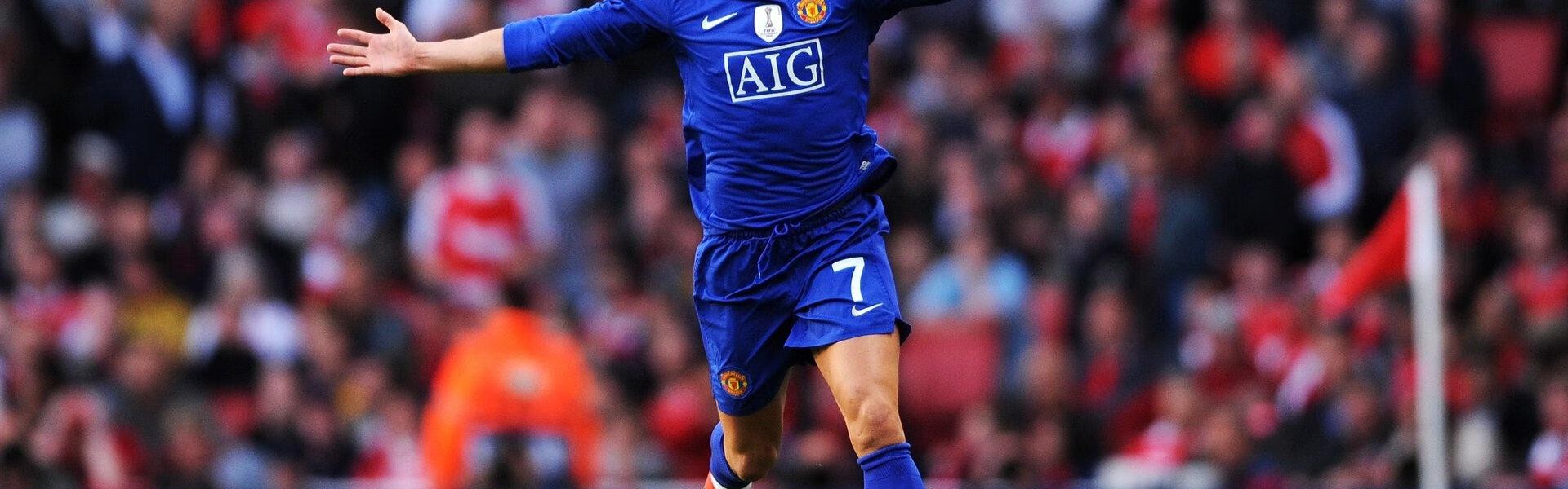 TK体育直播-世俱杯最佳教练团队评选及其执教风格解析