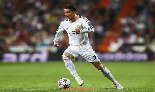 TK体育直播-英超登场最年轻球员排行榜及新星潜力分析